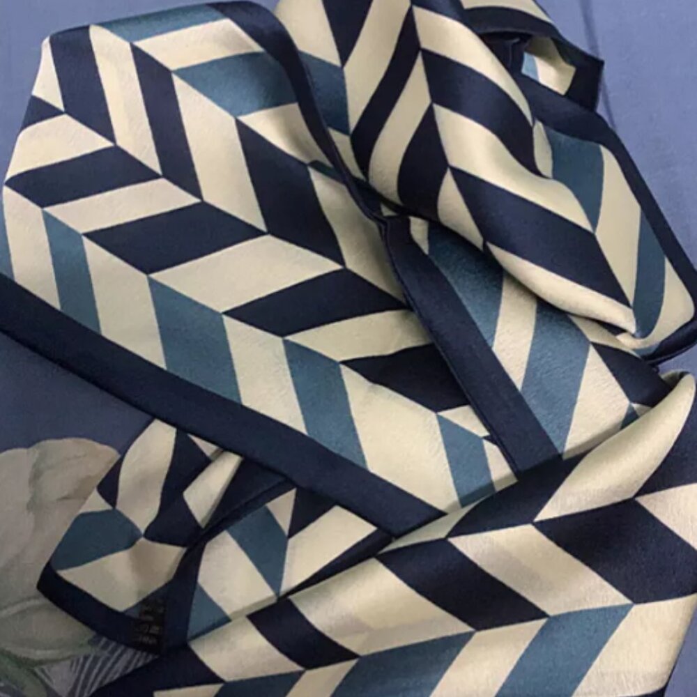 Fashion silk scarves